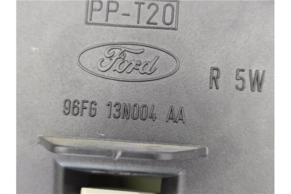 Recambio de piloto trasero derecho para ford fiesta berlina 1.3 valore referencia OEM IAM 96FG13N004AA  