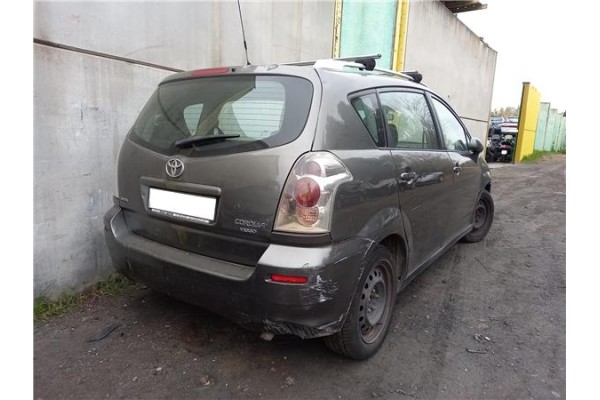 toyota corolla verso (r1) del año 2005