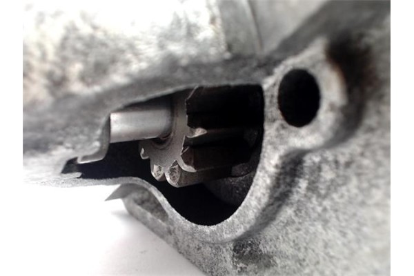 Recambio de motor arranque para renault megane ii sedán (lm0/1_) 1.5 dci referencia OEM IAM 8200306595 M000T87881 233003329R , N