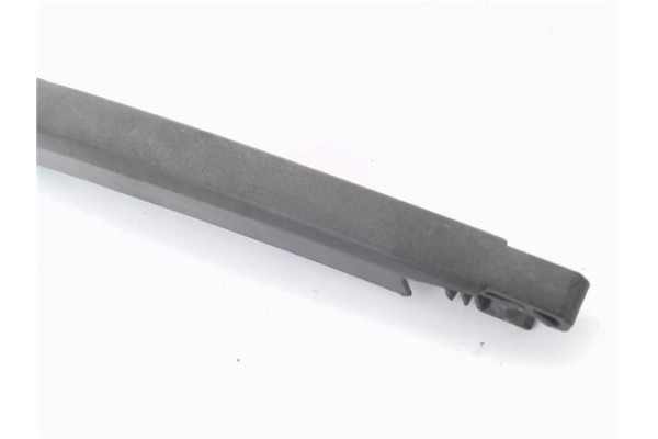 Recambio de brazo limpiaparabrisas trasero para hyundai kona (os) 1.0 pure referencia OEM IAM 988152P000  