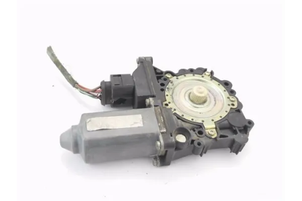 Recambio de motor elevalunas delantero derecho para audi a3 (8l) 1.9 tdi ambiente referencia OEM IAM 8L4959802C  
