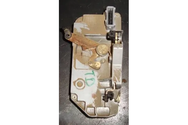 Recambio de cierre electromagnetico trasero derecho para peugeot 406 berlina (s1/s2) 2.0 hdi 110 referencia OEM IAM 913870  