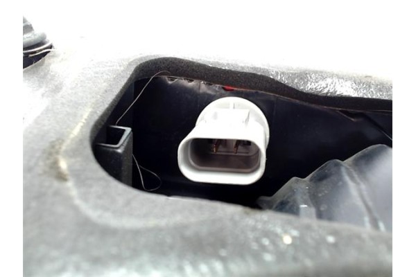 Recambio de piloto porton trasero derecho para renault koleos i referencia OEM IAM   