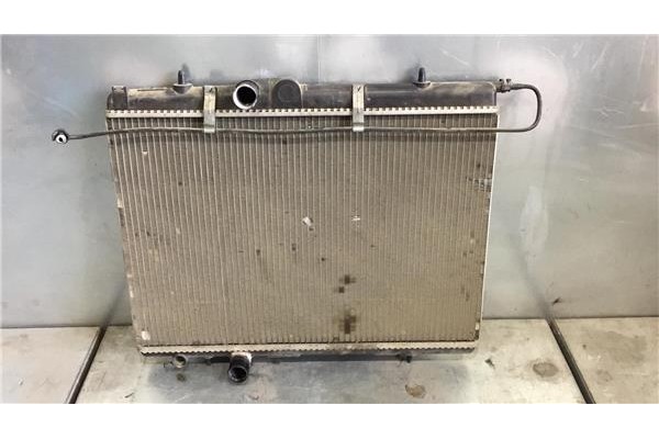 Recambio de radiador para peugeot 206 1.4 i referencia OEM IAM 1330H5  