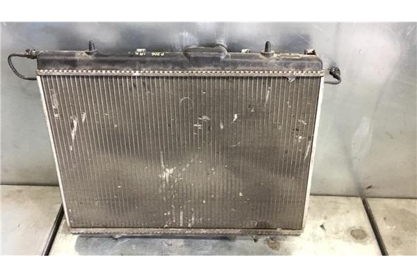 Recambio de radiador para peugeot 206 1.4 i referencia OEM IAM 1330H5  