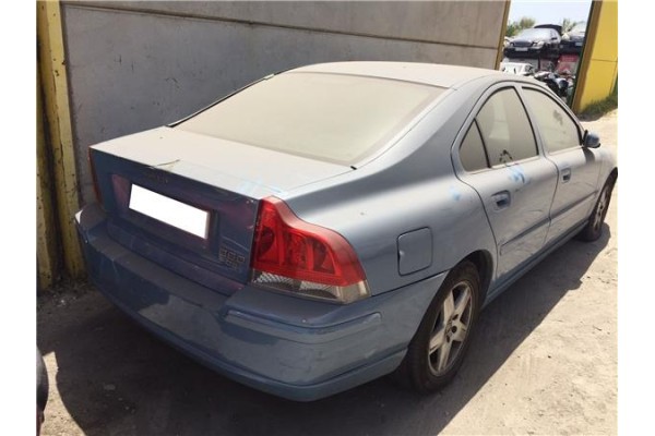 volvo s60 berlina del año 2004