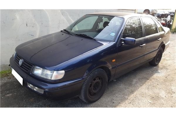 volkswagen passat berlina (3a2)(1993 ) del año 