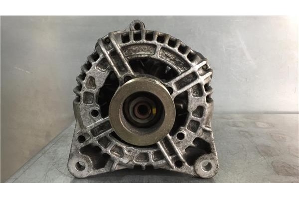 Recambio de alternador para renault master ii furgón (fd) 2.5 dci 120 referencia OEM IAM 8200190721 0124525044 