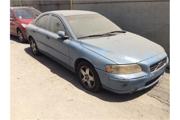volvo s60 berlina del año 2004