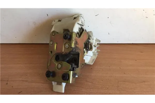 Recambio de cierre electromagnetico trasero derecho para ford mondeo familiar (gd) 1.6 clx referencia OEM IAM F26412CK DL96BG 