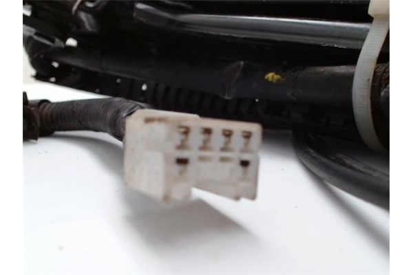 Recambio de bisagra inf. puerta trasero derecha para kia carnival 2.9 crdi vgt ex referencia OEM IAM   