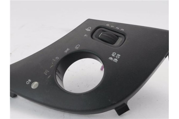 Recambio de consola para mercedes-benz clase a (bm 168) 1.6 160 (168.033) referencia OEM IAM 1685450191  