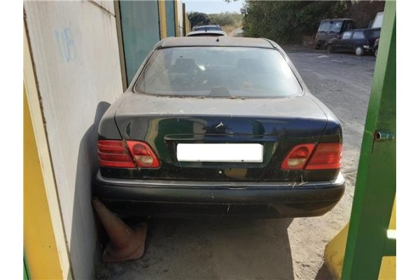 mercedes-benz clase e (bm 210) berlina del año 1995