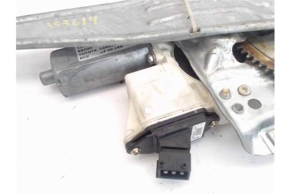 Recambio de mecanismo elevalunas trasero derecho para toyota corolla (e12) referencia OEM IAM 69830-02120  