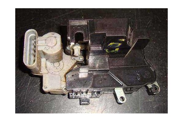 Recambio de cierre electromagnetico trasero izquierdo para fiat i doblo (119) 1.2 (223axa1a) referencia OEM IAM 51765345  