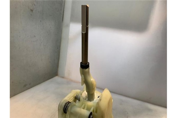 Recambio de palanca de cambio para hyundai kona (os) 1.0 pure referencia OEM IAM 84640J9200TRY  