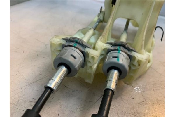 Recambio de palanca de cambio para hyundai kona (os) 1.0 pure referencia OEM IAM 84640J9200TRY  