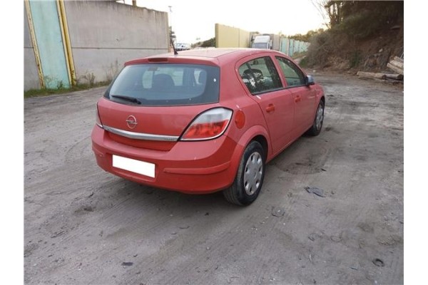opel astra h berlina del año 2005