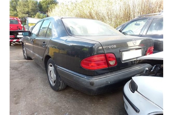mercedes-benz clase e (bm 210) berlina del año 1997