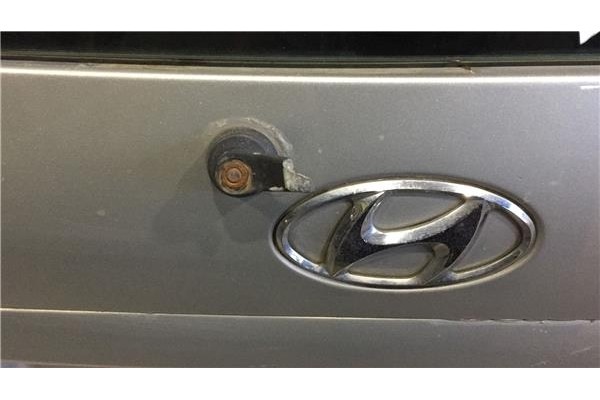 Recambio de porton trasero para hyundai santa fe (sm) 2.0 crdi 4x4 referencia OEM IAM 7370026090  