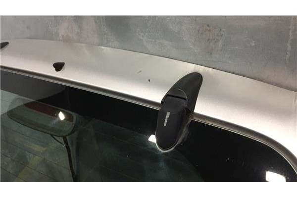 Recambio de porton trasero para hyundai santa fe (sm) 2.0 crdi 4x4 referencia OEM IAM 7370026090  