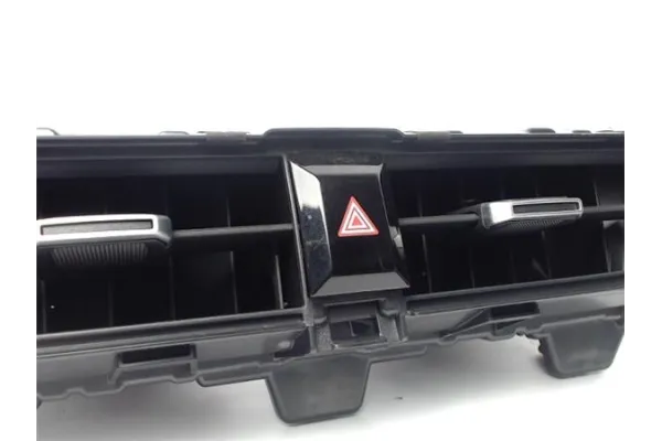 Recambio de tobera superior central ventilacion salpicadero para toyota corolla (e21) híbrido hybrid active referencia OEM IAM 0