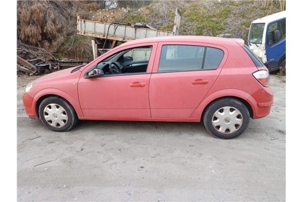 opel astra h berlina del año 2005