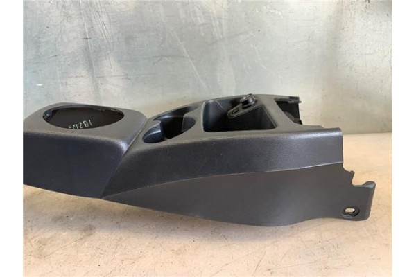 Recambio de embellecedor consola central para honda jazz (gd1/5) 1.3 referencia OEM IAM 83403SAAG02ZA  