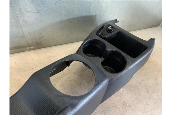 Recambio de embellecedor consola central para honda jazz (gd1/5) 1.3 referencia OEM IAM 83403SAAG02ZA  