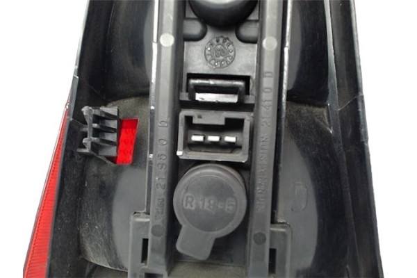 Recambio de piloto trasero derecho para citroen ax referencia OEM IAM 95659632  