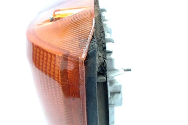 Recambio de piloto trasero derecho para peugeot 205 berlina referencia OEM IAM 635129  