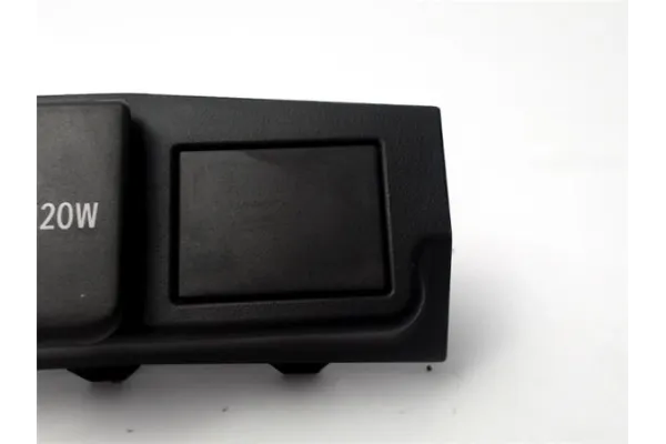 Recambio de toma corriente para toyota corolla (e21) híbrido hybrid active referencia OEM IAM 5891102380  