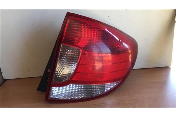 Recambio de piloto trasero derecho para kia rio (2000) 1.3 ls berlina (5-ptas.) [1,3 ltr. - 55 kw cat] referencia OEM IAM 1156  