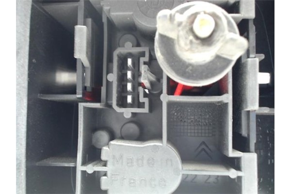 Recambio de piloto trasero derecho para citroen xantia berlina referencia OEM IAM   