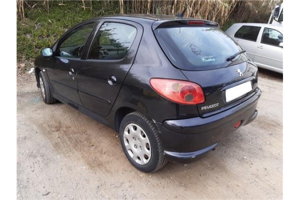 peugeot 206 berlina (1998) del año 