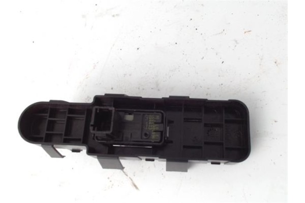 Recambio de mando elevalunas delantero derecho para peugeot 207 1.6 hdi referencia OEM IAM 9654860777 E29958 