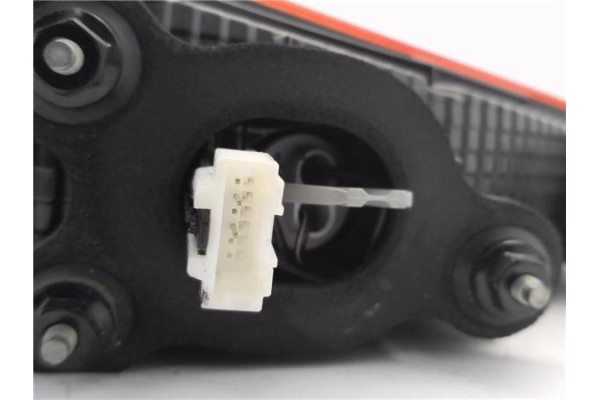 Recambio de piloto porton trasero derecho para hyundai kona (os) 1.0 pure referencia OEM IAM 92404J9000  