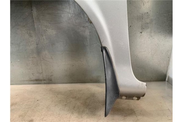 Recambio de aleta delantero izquierda para kia carnival 2.9 td referencia OEM IAM K55A52211  
