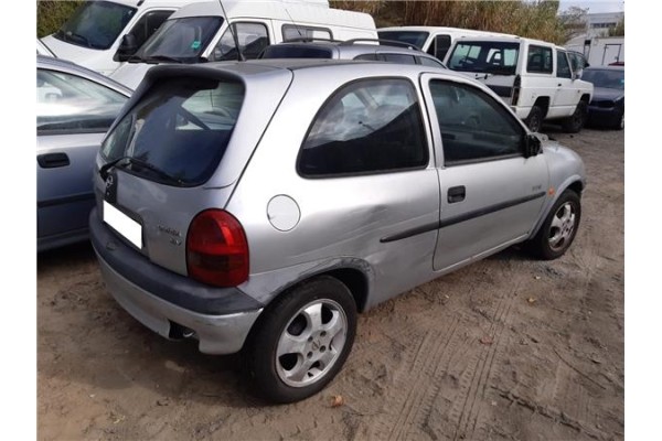 opel corsa b (1993) del año 