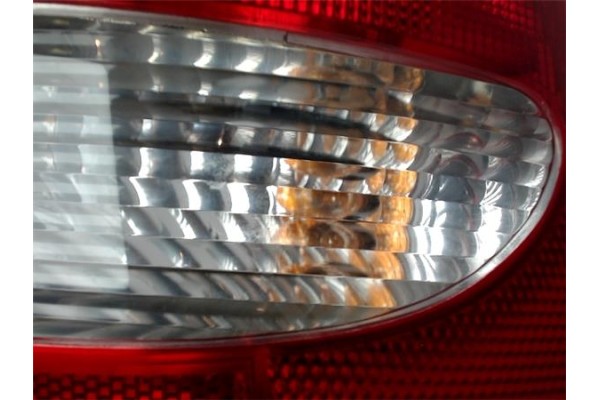 Recambio de piloto trasero derecho para renault megane i classic (la0) referencia OEM IAM 7700428059  