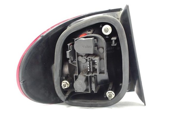 Recambio de piloto trasero derecho para renault megane i classic (la0) referencia OEM IAM 7700428059  