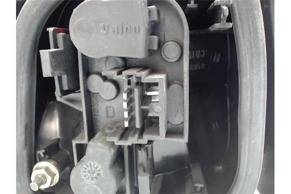 Recambio de piloto trasero derecho para renault megane i classic (la0) referencia OEM IAM 7700428059  