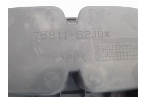 Recambio de embellecedor consola central para suzuki swift iii (sg) 1.3 referencia OEM IAM 75811-62j0  