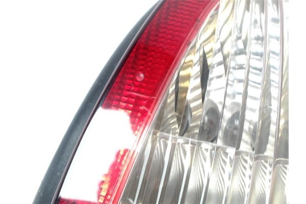 Recambio de piloto trasero derecho para renault megane i fase 2 berlina (ba0) referencia OEM IAM 7700428320 2VP008101-01 