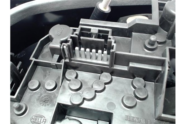 Recambio de piloto trasero derecho para renault megane i fase 2 berlina (ba0) referencia OEM IAM 7700428320 2VP008101-01 