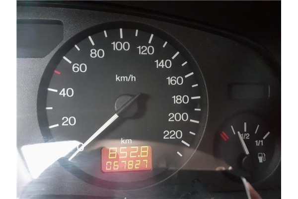 opel astra g berlina del año 2000