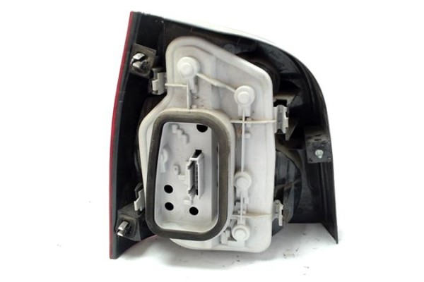 Recambio de piloto trasero derecho para volkswagen polo iv (9n1) referencia OEM IAM   