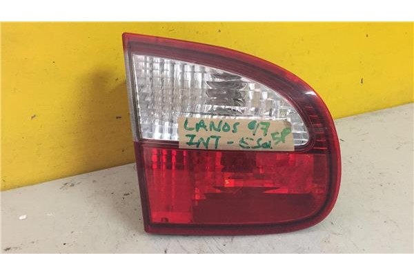 Recambio de piloto interior izquierdo para daewoo lanos (1997) 1.4 cool [1,4 ltr. - 55 kw cat] referencia OEM IAM 213230L  