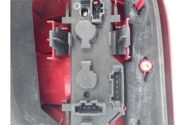 Recambio de piloto trasero derecho para volkswagen polo iii (6n1) referencia OEM IAM 6N0945257B  