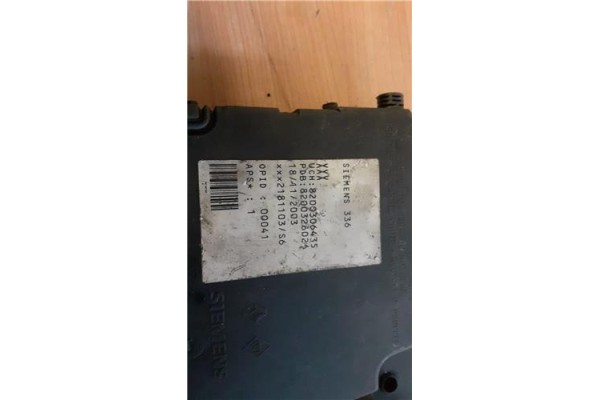 Recambio de caja fusibles/rele para renault megane ii (bm0/1_, cm0/1_) 1.9 dci (bm0g, cm0g) referencia OEM IAM 8200306435 S11840
